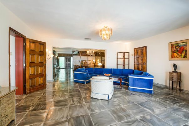 Chandelier, Interior, Living room