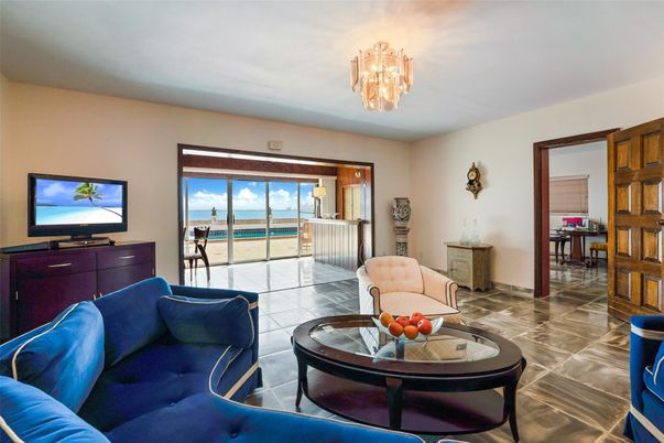 Chandelier, Interior, Living room, Water