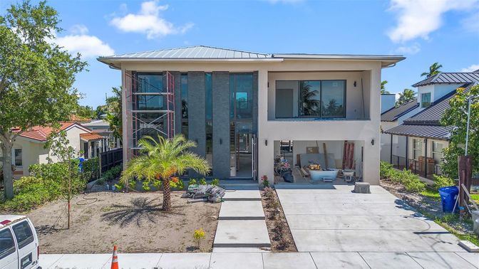 Backyard, Exterior, Facade, Modern
