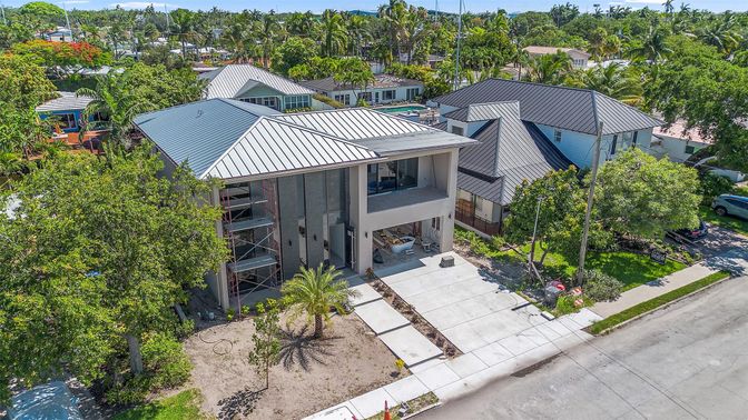 Exterior, Drone