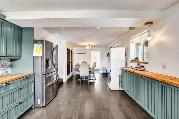 Dining room, Interior, Kitchen, Pendant Lights, Recessed Lighting, Stainless Steel Appliances, Wood Texture Flooring