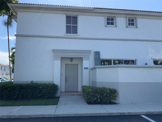 Exterior, Facade, Mediterranean