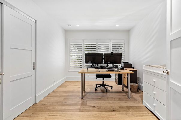 Home Office, Interior, Recessed Lighting, Wood Texture Flooring