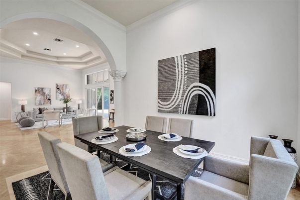 Dining room, Interior, Recessed Lighting