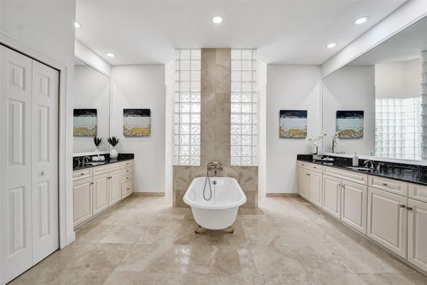 Bathroom, Dual Sink Vanities, Free Standing Baths, Interior, Recessed Lighting