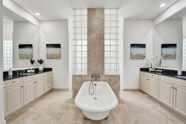 Bathroom, Dual Sink Vanities, Free Standing Baths, Interior, Recessed Lighting