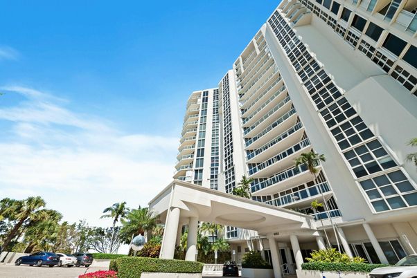 Exterior, Facade, Condo Building