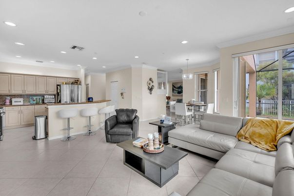 Dining room, Interior, Kitchen, Living room, Pendant Lights, Recessed Lighting, Stainless Steel Appliances