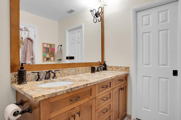 Bathroom, Interior, Tile Countertops