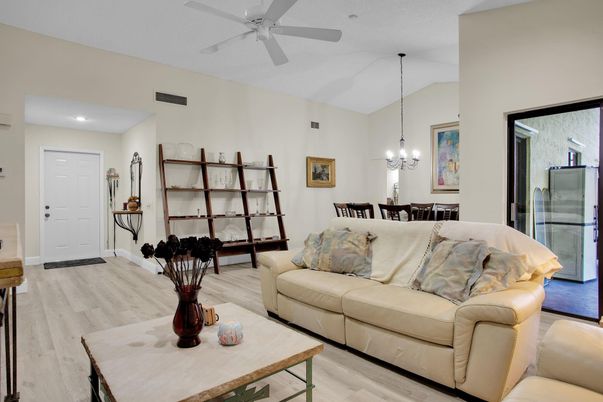 Chandelier, Dining room, Interior, Living room, Recessed Lighting, Wood Texture Flooring