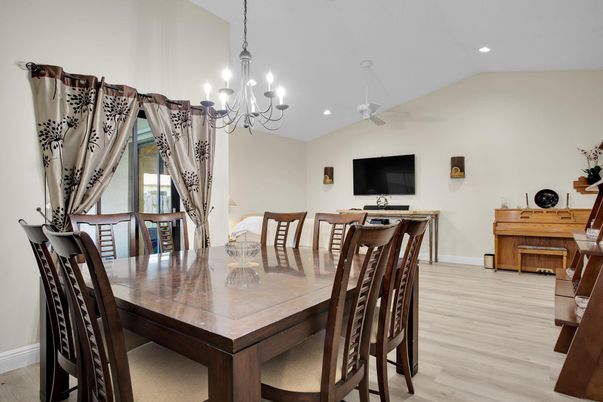 Chandelier, Dining room, Interior, Recessed Lighting, Wood Texture Flooring