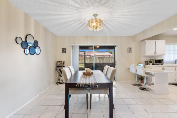 Dining room, Interior, Recessed Lighting