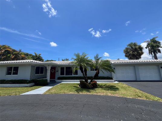 Attached, Exterior, Facade, Ranch