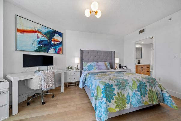 Bedroom, Home Office, Interior, Recessed Lighting, Wood Texture Flooring