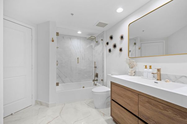 Bathroom, Interior, Marble, Marble Walls, Recessed Lighting