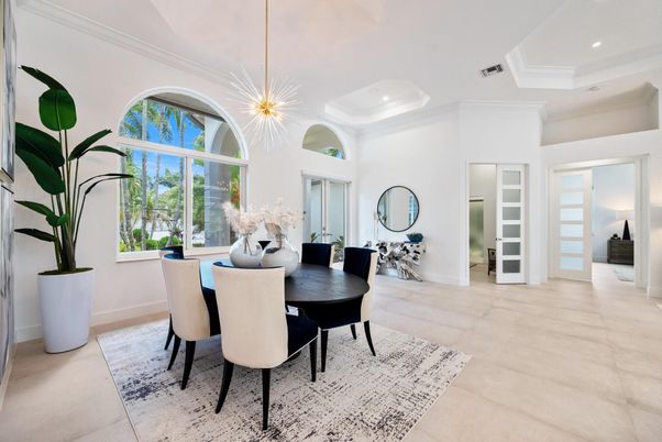 Dining room, Interior, Pendant Lights, Recessed Lighting