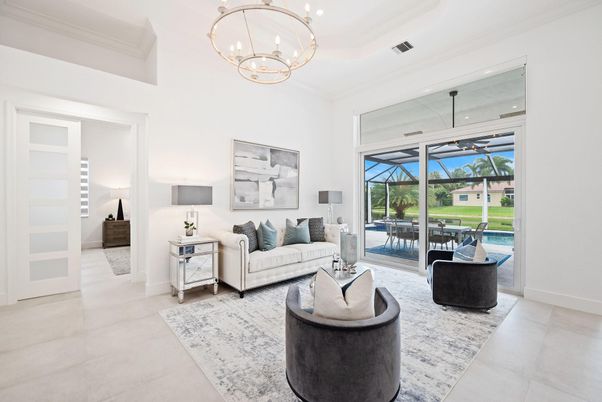 Chandelier, Interior, Living room, Pendant Lights
