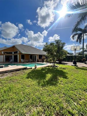 Backyard, Exterior, Pool