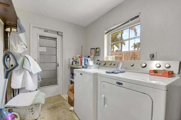 Interior, Washer