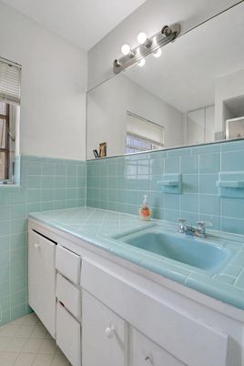 Bathroom, Interior, Tile Countertops