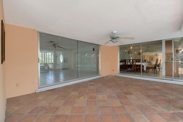 Dining room, Empty room, Interior, Recessed Lighting