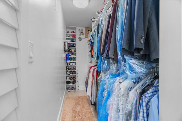 Interior, Walk-in Closets