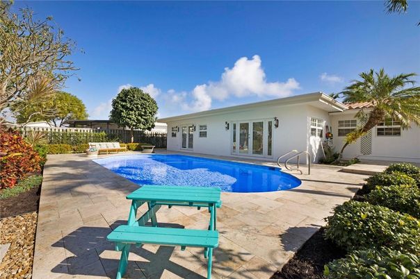 Exterior, Pool