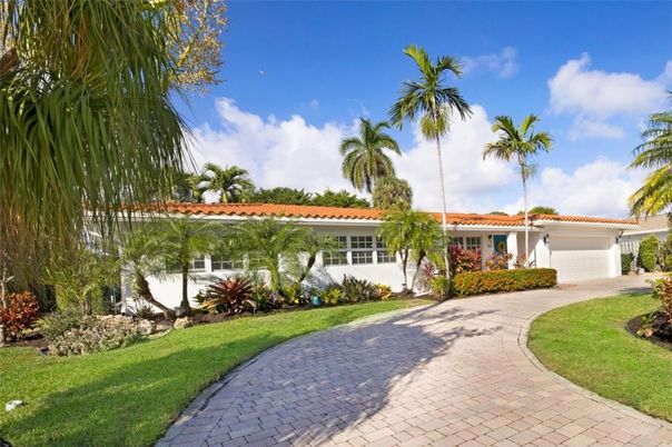 Attached, Exterior, Facade, Spanish Mediterranean