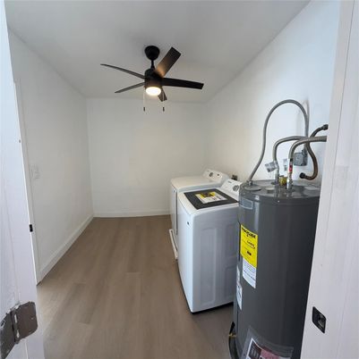 Interior, Washer, Wood Texture Flooring