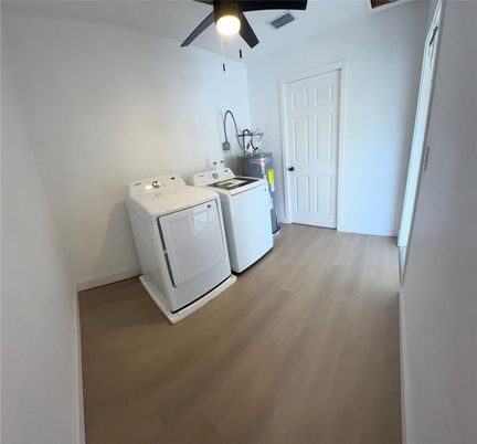 Interior, Washer, Wood Texture Flooring