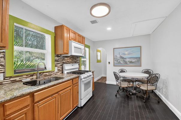 Dining room, Interior, Kitchen, Recessed Lighting, Wood Texture Flooring