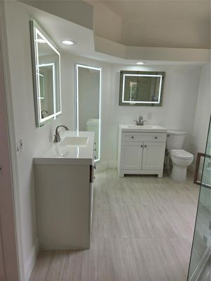 Bathroom, Dual Sink Vanities, Interior, Recessed Lighting