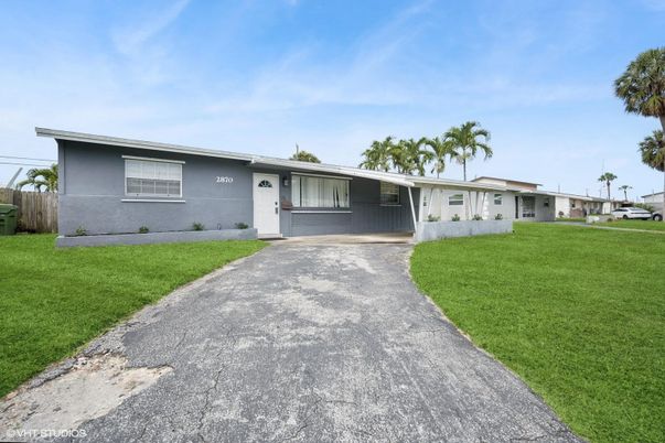 Backyard, Exterior, Facade, Ranch