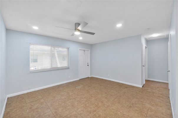 Empty room, Interior, Recessed Lighting