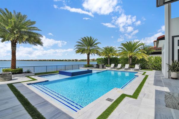 Exterior, Pool, Water