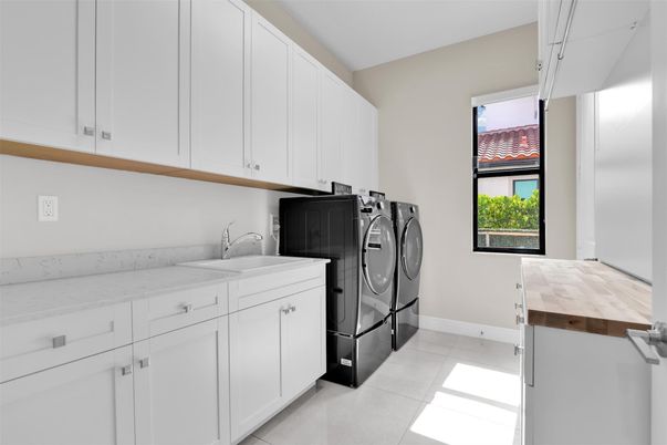 Interior, Washer