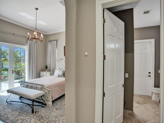 Bedroom, Chandelier, Interior, Pendant Lights