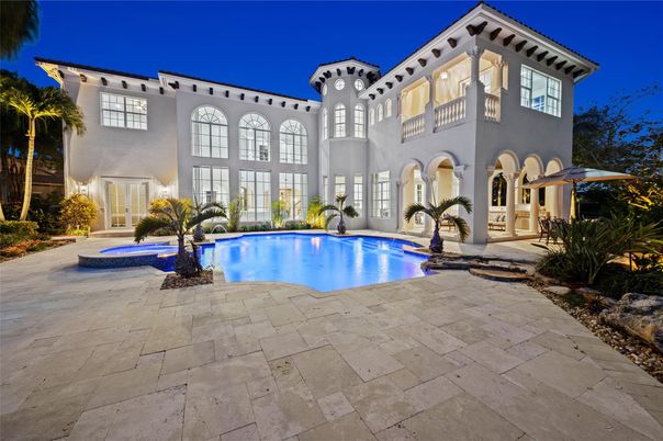Exterior, Pool
