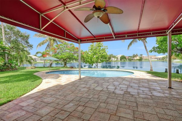 Exterior, Pool, Water