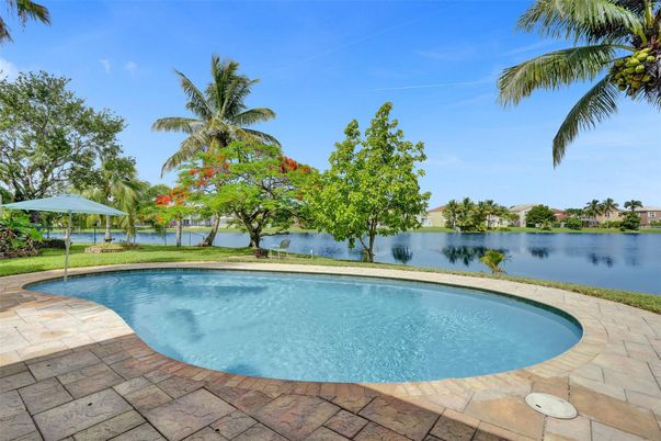 Exterior, Pool, Water