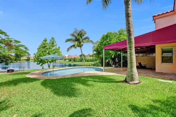 Backyard, Exterior, Pool, Water