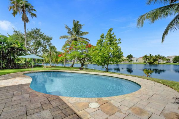 Exterior, Pool, Water