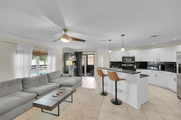Interior, Kitchen, Living room, Pendant Lights, Recessed Lighting, Stainless Steel Appliances