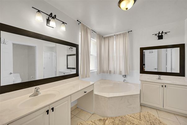 Bathroom, Dual Sink Vanities, Interior