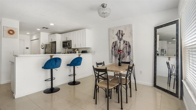 Dining room, Interior, Kitchen, Recessed Lighting, Stainless Steel Appliances