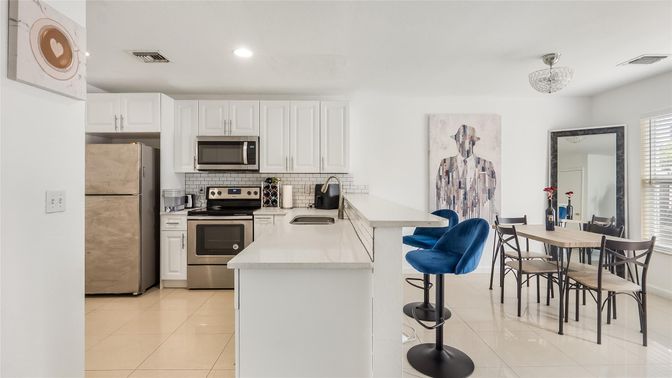 Dining room, Interior, Kitchen, Recessed Lighting, Stainless Steel Appliances