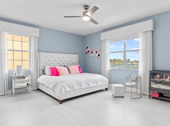 Bedroom, Interior, Water