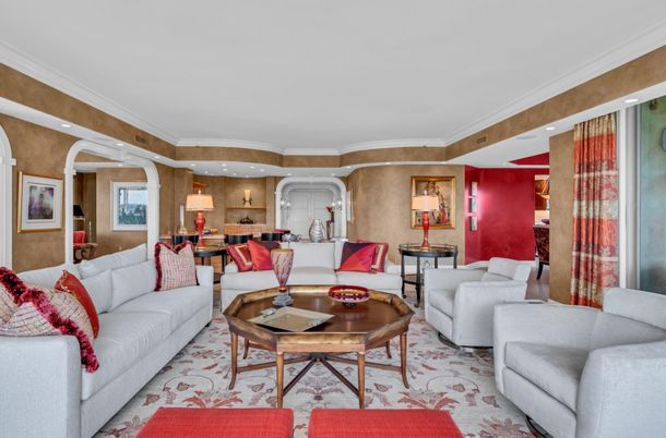 Dining room, Interior, Kitchen, Living room, Recessed Lighting
