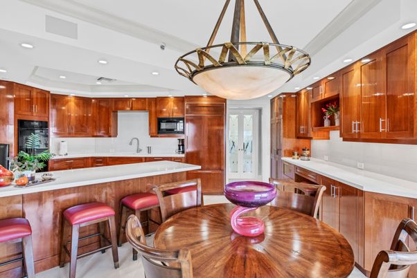 Dining room, Interior, Kitchen, Pendant Lights, Recessed Lighting, Stainless Steel Appliances