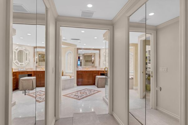 Bathroom, Interior, Recessed Lighting
